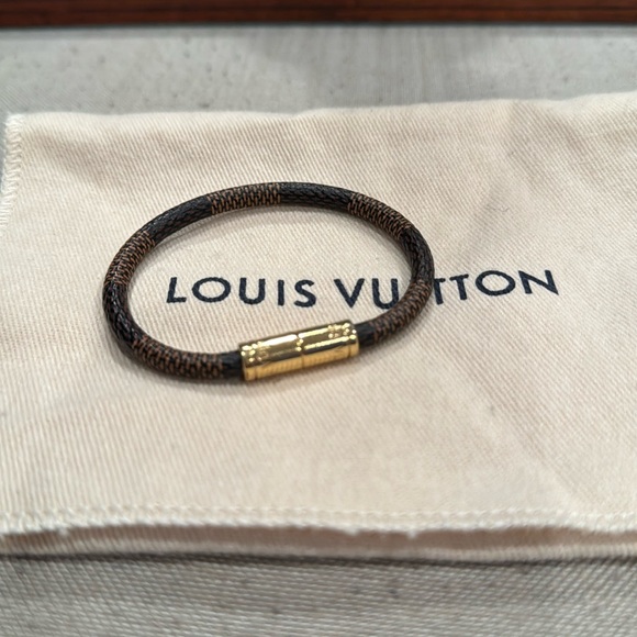 Louis Vuitton Keep it Bracelet - Picture 1 of 6